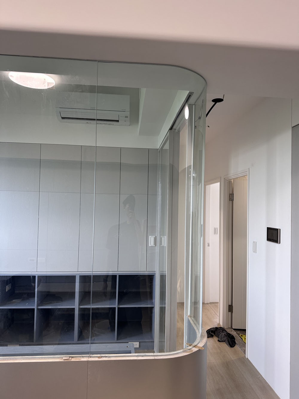 台中彎曲強化玻璃隔間